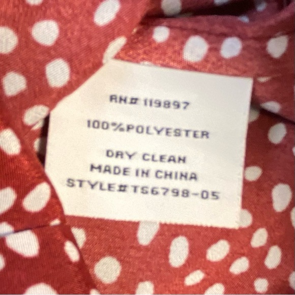 Collective Concepts Women’s Burgundy & White Polka Dot Sleeveless Blouse, size M - Picture 6 of 8